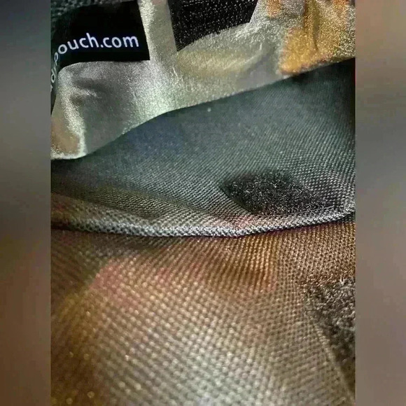 Buddy Pouch Magnetic Running Pouch Leopard Print - Picture 5 of 5